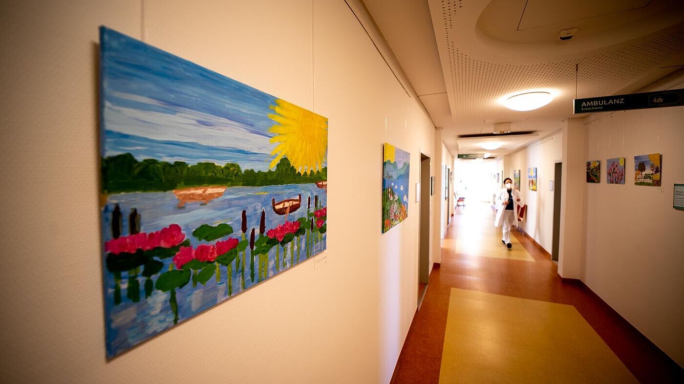 Down-Syndrom-Künstler Dominik Günther stellt im Epilepsiezentrum Kleinwachau aus