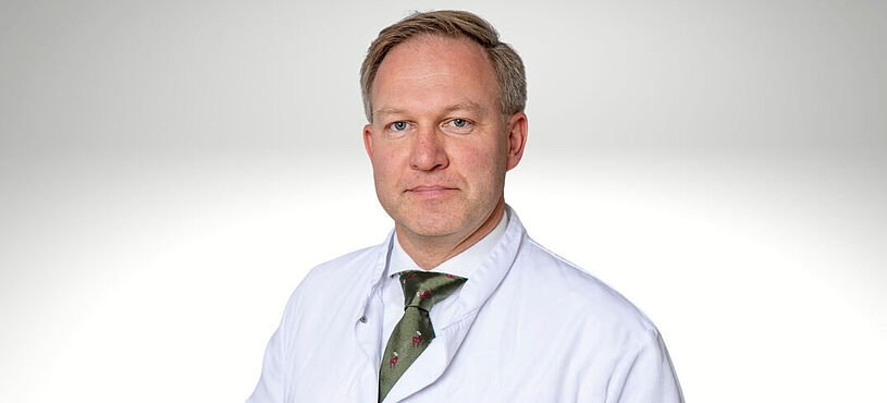 Professor Dr. Felix von Podewils ist seit 2026 Ärtzlicher Direktor der Fachklinik für Neurologie im Epilepsiezentrum Kleinwachau. 