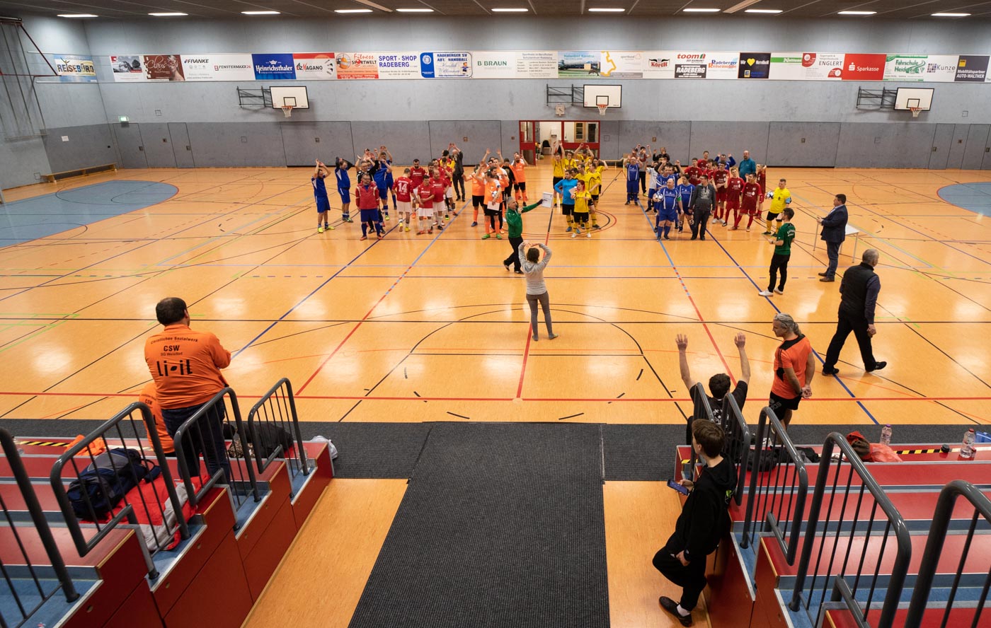 Inklusiver Fußball: Unified-Mannschaften aus Sachsen beim Hallencup des SV Liegau-Augustusbad. Hier: Unified Kleinwachau